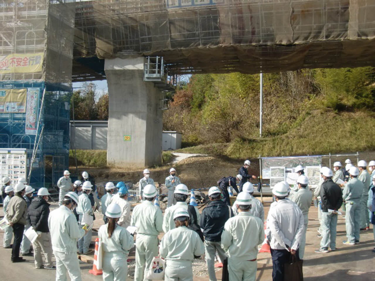 東播磨南北道路現場研修会を開催(令和4年12月8日)_01